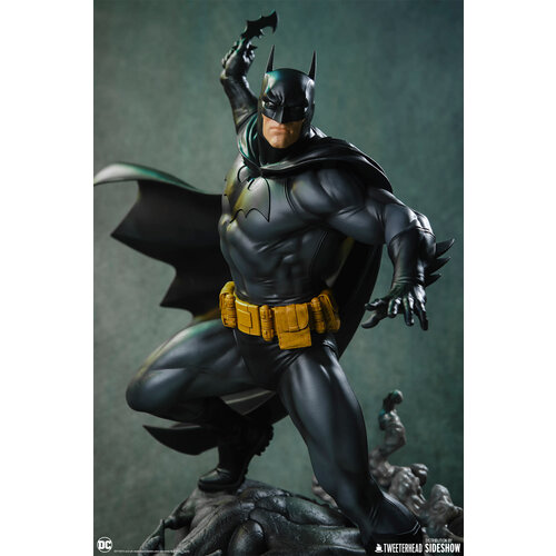 Tweeterhead DC Comics: Batman Black and Gray Edition 1:6 Scale Maquette Tweeterhead DC Comics: Batman Black and Gray Edition 1:6 Scale Maquette