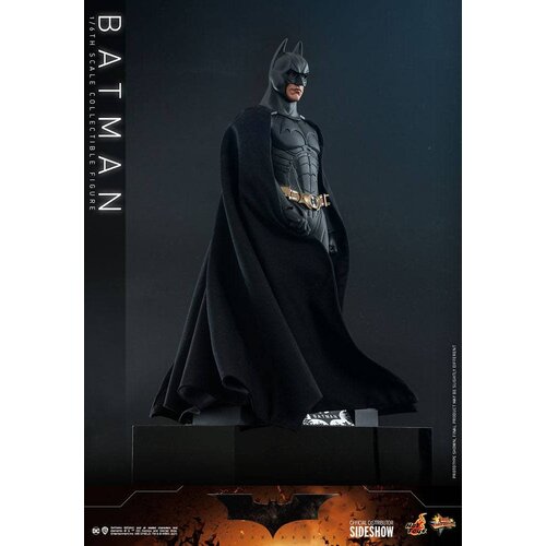Hot toys DC Comics: Batman Begins - Batman 1:6 Scale EX Figure Hot toys DC Comics: Batman Begins - Batman 1:6 Scale EX Figure