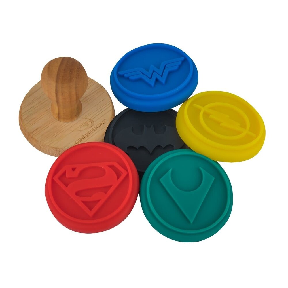 Cinereplicas DC Comics: Justice League - Set of 5 Logo Cookie Stamps Cinereplicas DC Comics: Justice League - Set of 5 Logo Cookie Stamps