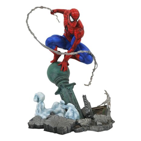 DIAMOND SELECT TOYS Marvel Comic Gallery: Spider-Man Lamppost PVC Statue DIAMOND SELECT TOYS Marvel Comic Gallery: Spider-Man Lamppost PVC Statue