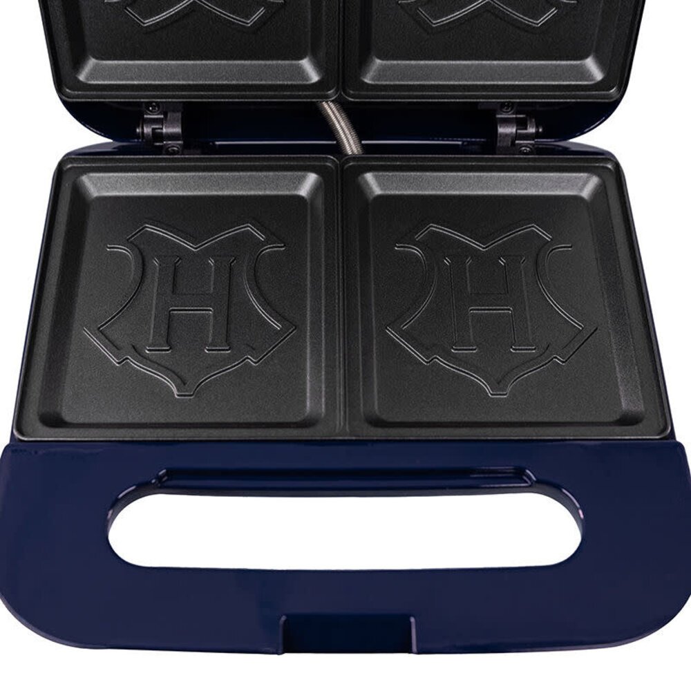 Uncanny Brands Harry Potter: Hogwarts Checkmate Sandwich Maker Uncanny Brands Harry Potter: Hogwarts Checkmate Sandwich Maker