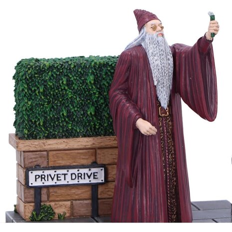 Nemesis Now Ltd Harry Potter: Privet Drive Light Up Statue Nemesis Now Ltd Harry Potter: Privet Drive Light Up Statue