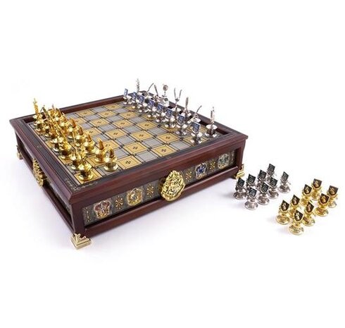 The Noble Collection Harry Potter: Hogwarts Houses Quidditch Chess Set The Noble Collection Harry Potter: Hogwarts Houses Quidditch Chess Set
