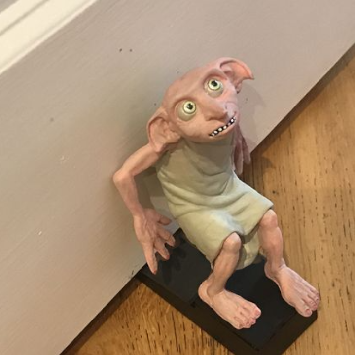 Pourquoi le Bloque-Porte Dobby est Indispensable ce Printemps et cet Été Pourquoi le Bloque-Porte Dobby est Indispensable ce Printemps et cet Été