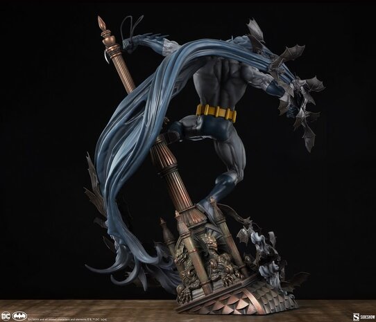 Sideshow Toys DC Comics: Batman Premium 1:4 Scale Statue Sideshow Toys DC Comics: Batman Premium 1:4 Scale Statue