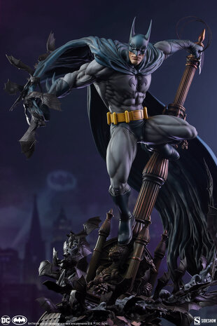 Sideshow Toys DC Comics: Batman Premium 1:4 Scale Statue Sideshow Toys DC Comics: Batman Premium 1:4 Scale Statue