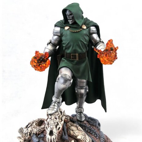 DIAMOND SELECT TOYS Marvel Comic Gallery PVC Statue Doctor Doom 25 cm DIAMOND SELECT TOYS Marvel Comic Gallery PVC Statue Doctor Doom 25 cm