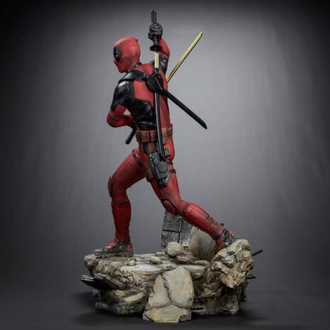 Iron Studios Deadpool 3 Legacy Replica Statue 1/4 Deadpool 58 cm Iron Studios Deadpool 3 Legacy Replica Statue 1/4 Deadpool 58 cm