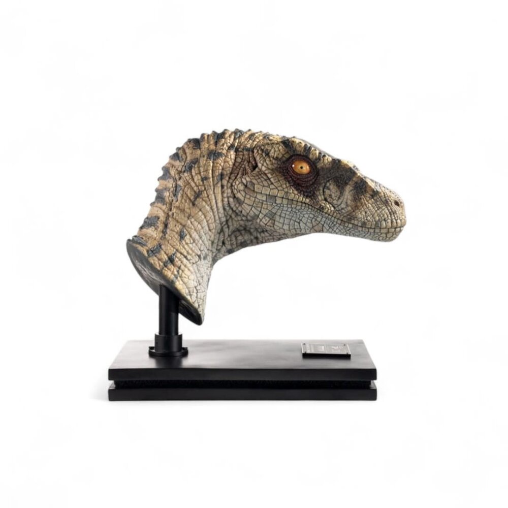 Elite Creature Collectibles Jurassic Park III Bust Female Velociraptor White Queen Elite Creature Collectibles Jurassic Park III Bust Female Velociraptor White Queen
