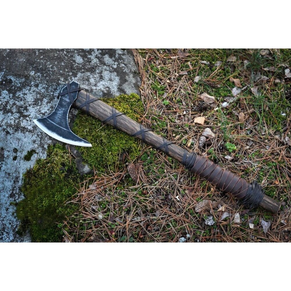 Vikings - Axe of Ragnar Lothbrok - Handforged Vikings - Axe of Ragnar Lothbrok - Handforged