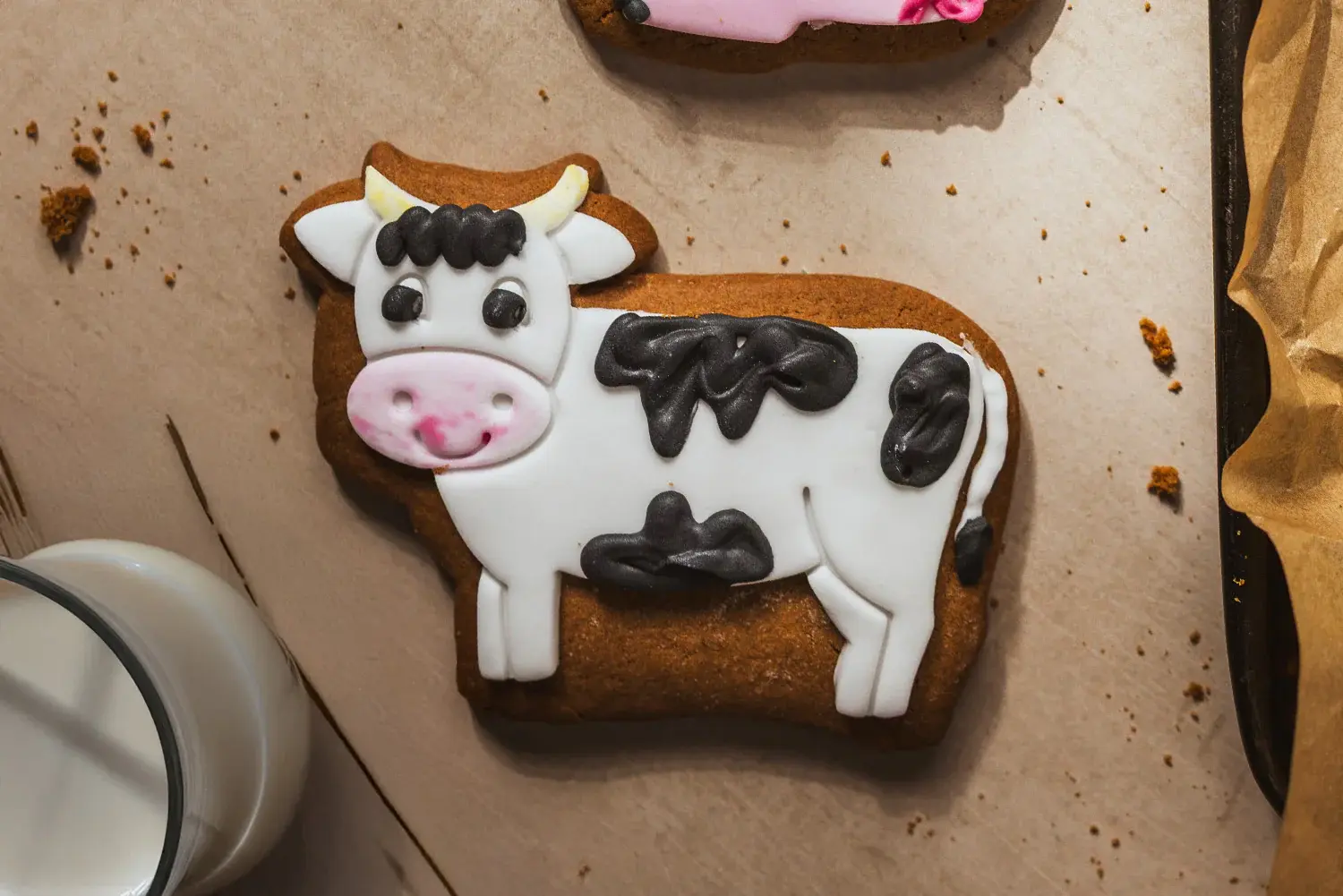 The Original Baker Chloe the Cow  Gingerbread Biscuit - The Original Baker - 70g