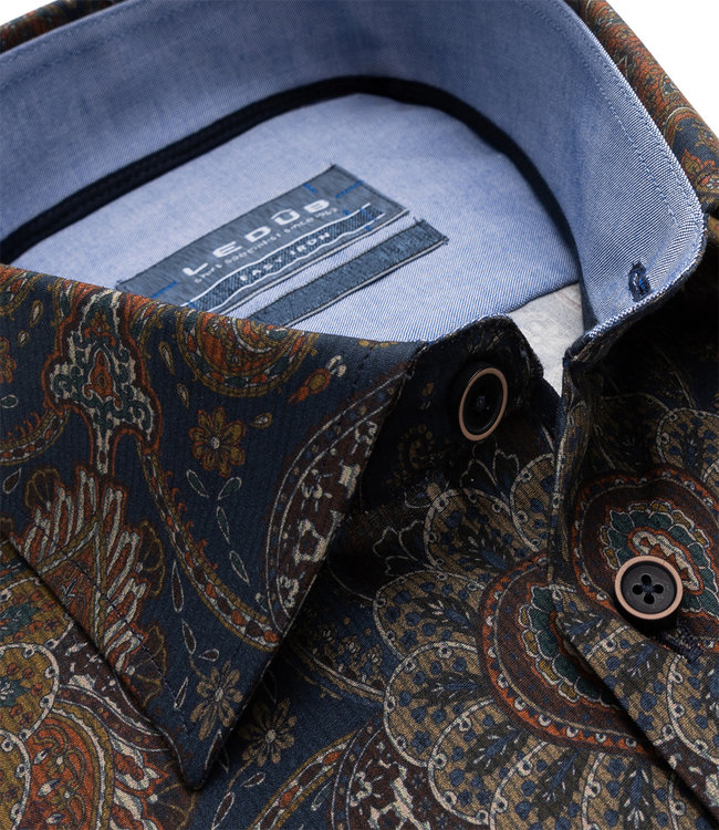 0139399 170 heren overhemd donkerblauw met brique-groen paisley print 1knoops wide spread