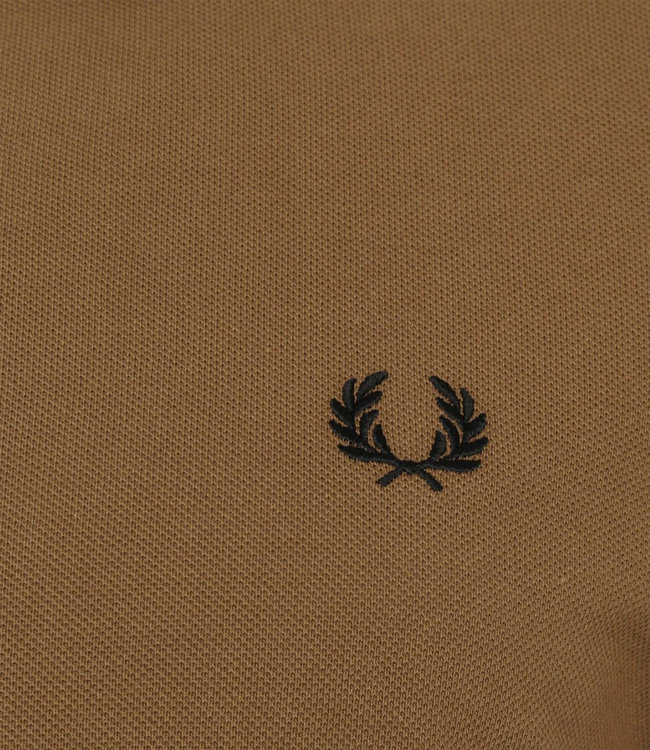 Fred Perry M3600 P96 Twin Tipped polo bruin met zwart Fred Perry logo
