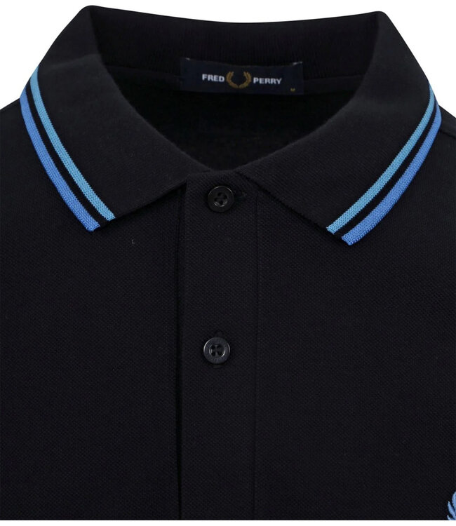 Fred Perry M3600 kleur R62 Twin Tipped polo donkerblauw met blauw logo