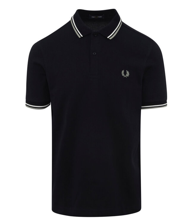 Fred Perry M3600 kleur R64 Twin Tipped polo donkerblauw met groen logo