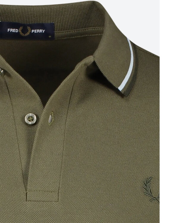 Fred Perry M3600 R67 Twin Tipped polo olijfgroen met groen logo