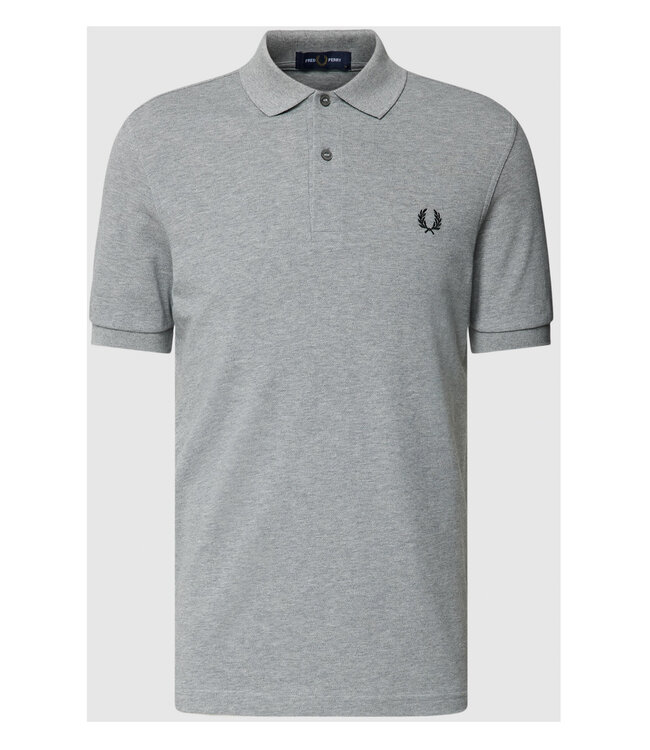 Fred Perry M6000 kleur R49 PLAIN polo lichtgrijs met zwart logo