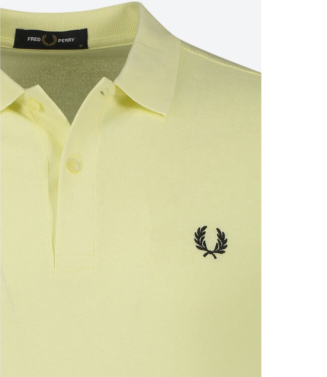 Fred Perry M6000 kleur B51 PLAIN polo geel met zwart Fred Perry logo