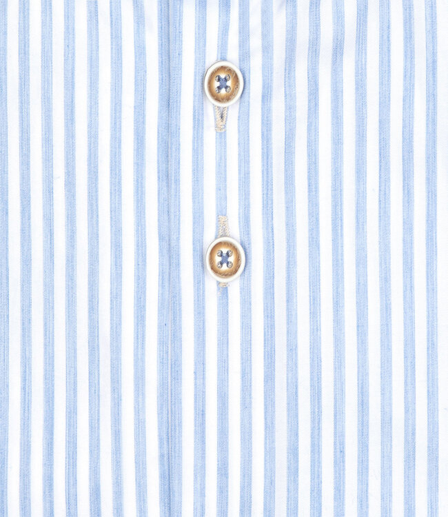 120.WSP.026 heren overhemd lichtblauw wit streepje 1knoops cut away