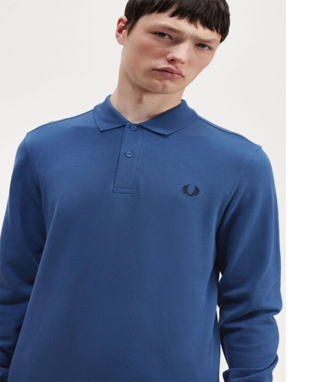Fred Perry M6006 kleur 963 PLAIN polo lange mouw kobaltblauw met zwart logo