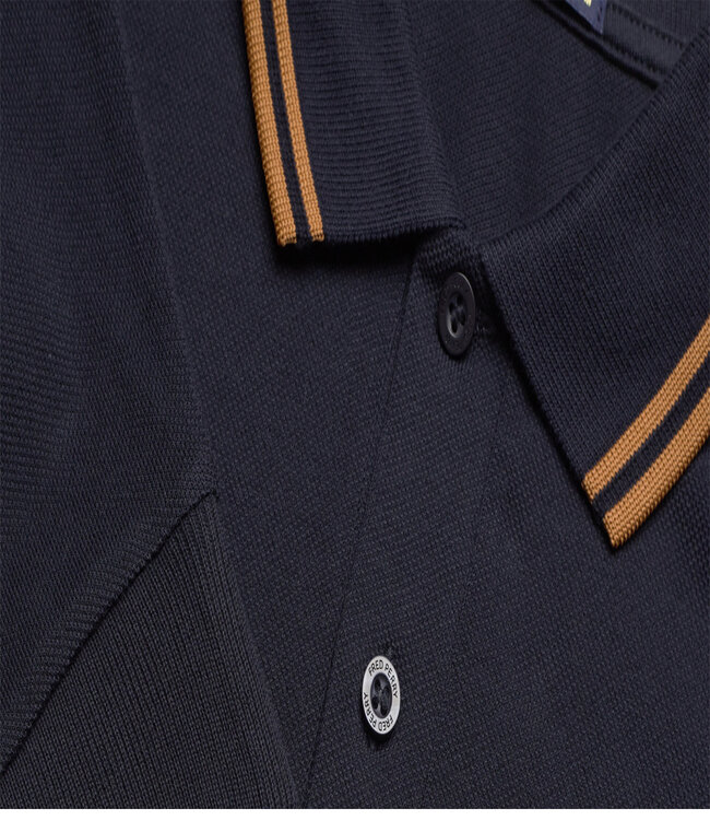 Fred Perry M3636 R63 Twin Tipped polo lange mouw donkerblauw met camel bruin logo
