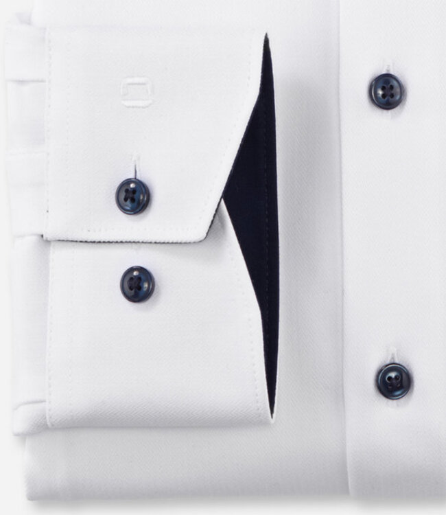 Olymp 1236 44 00 heren overhemd wit visgraat herringbone structuur en donkerblauwe knopen