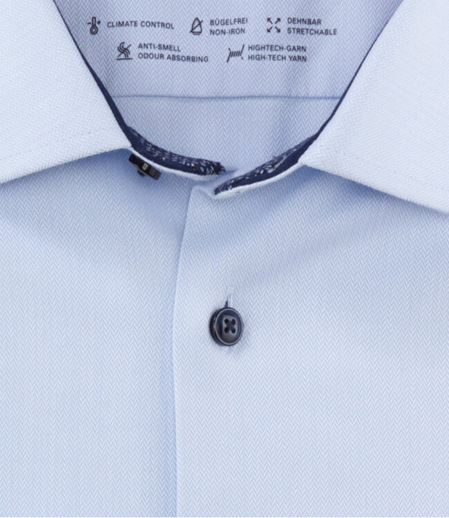Olymp 1236 44 11 heren overhemd lichtblauw visgraat herringbone structuur en donkerblauwe knopen