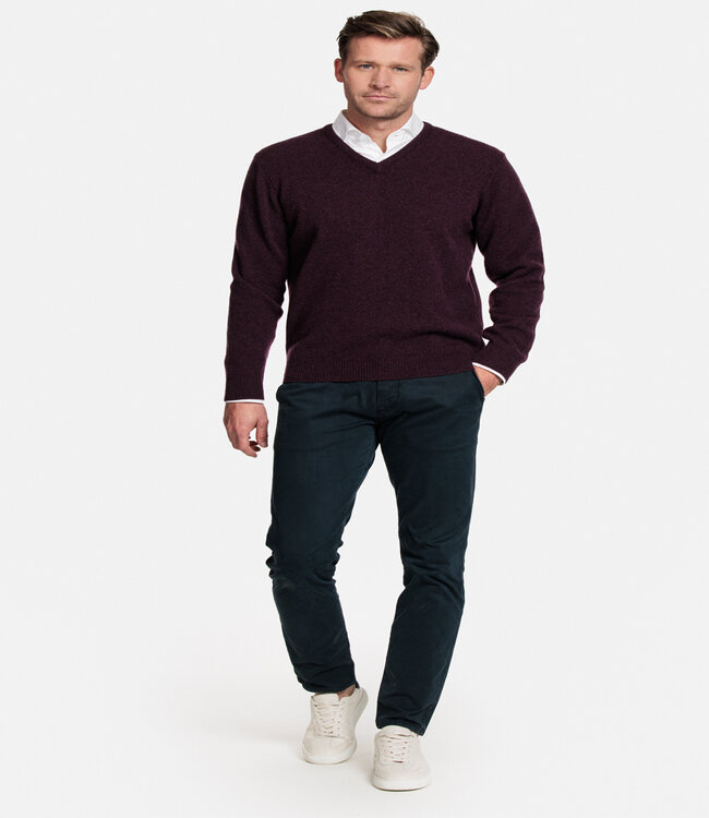 320011-650 bordeaux rood v-hals heren trui 100 procent Scottish Lamswol