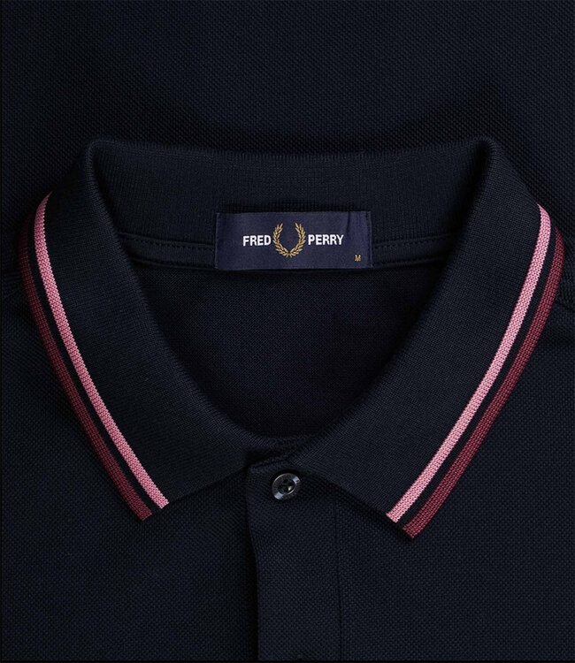 Fred Perry M3600 T57 Twin Tipped polo donkerblauw met bordeaux rood Fred Perry logo