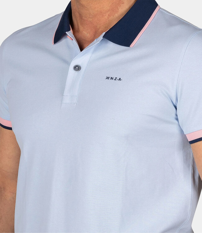 New Zealand Auckland Elian 25CN131 1675 polo lichtblauw pastel blue met donkerblauwe boord