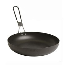 Frying pan with folding handle