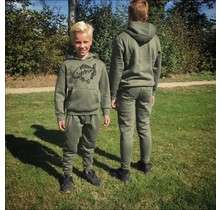 Haus des Karpfen Karpfen Kinderbekleidung | Spiegel Karpfen Jogginganzug Kids Green