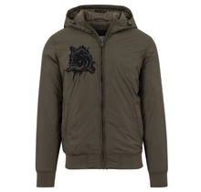 Windjacke mit Kapuze und Karpfenmuster auf der Brust