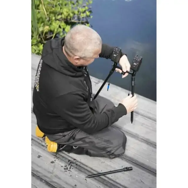 AVID CARP LOK DOWN 2 ROD BUZZ POD 8 ZOLL