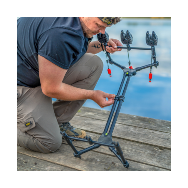 Pod Avid Carp Revolve Super Low