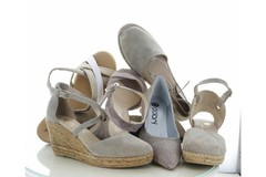 Schoenen en accessoires in de kleur beige