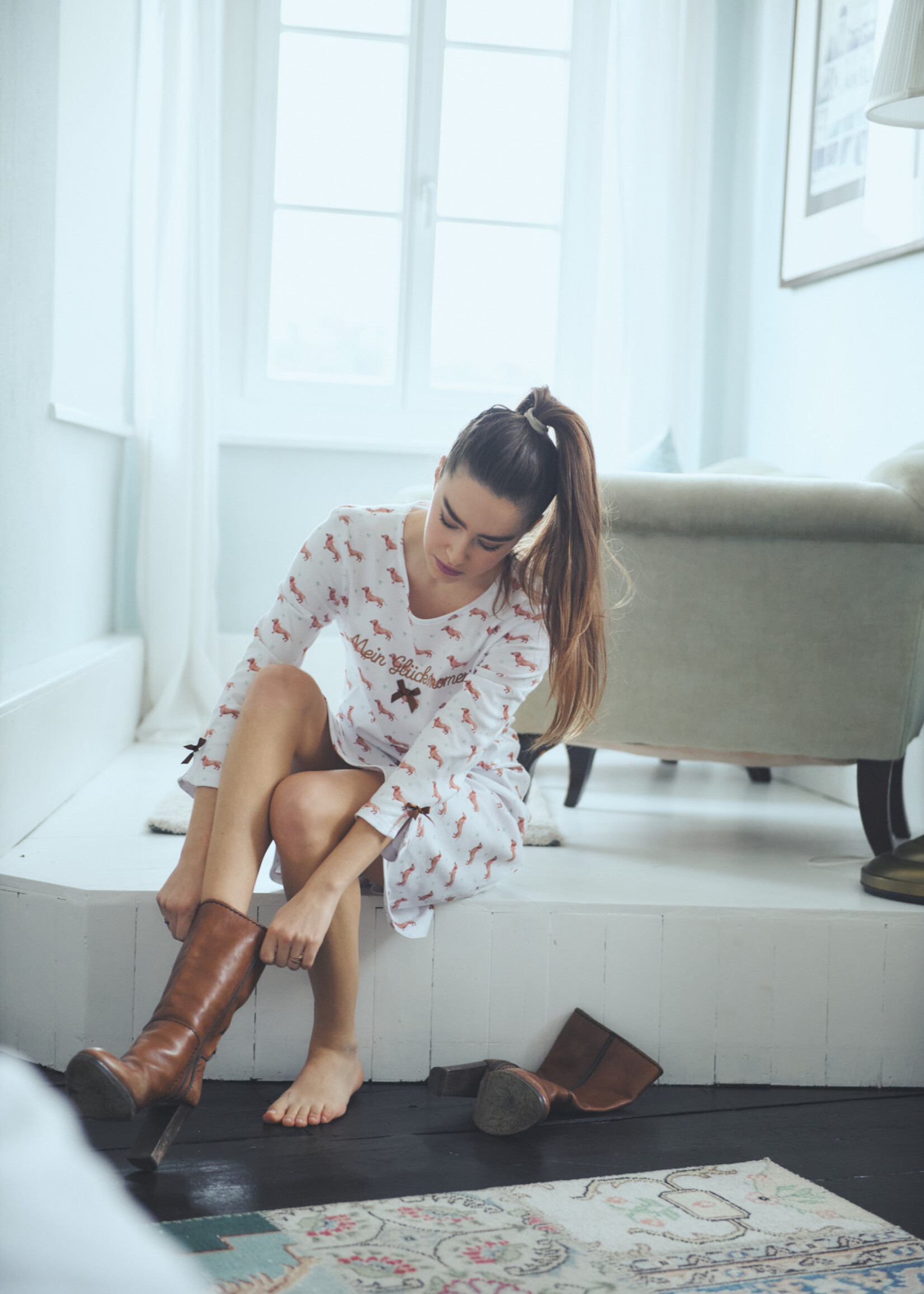 Louis&Louisa Nachthemd Damen Basic "Mein Glücksmoment", Dackel allover