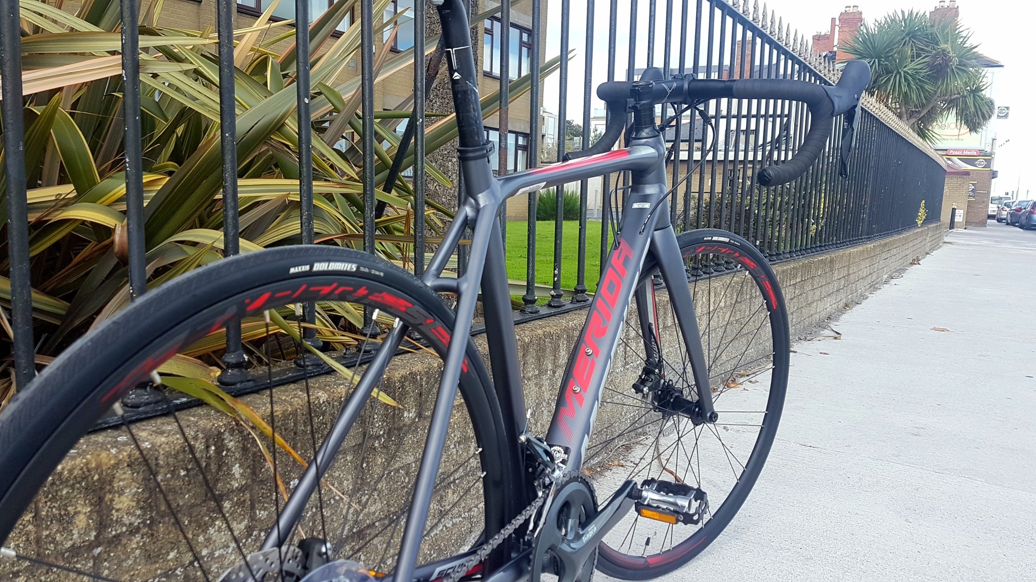 Second Hand S H Bike Merida Scultura Disc 300 Grey Red S M 52cm Private Sale 360 Cycles