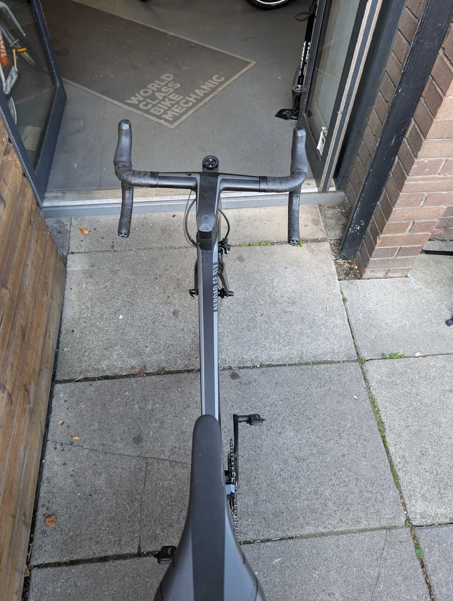 Second Hand Canyon Aeroad CF SLX 9.0 Di2 Size Large Stealth Asphalt Grey Private Seller 360 Cycles