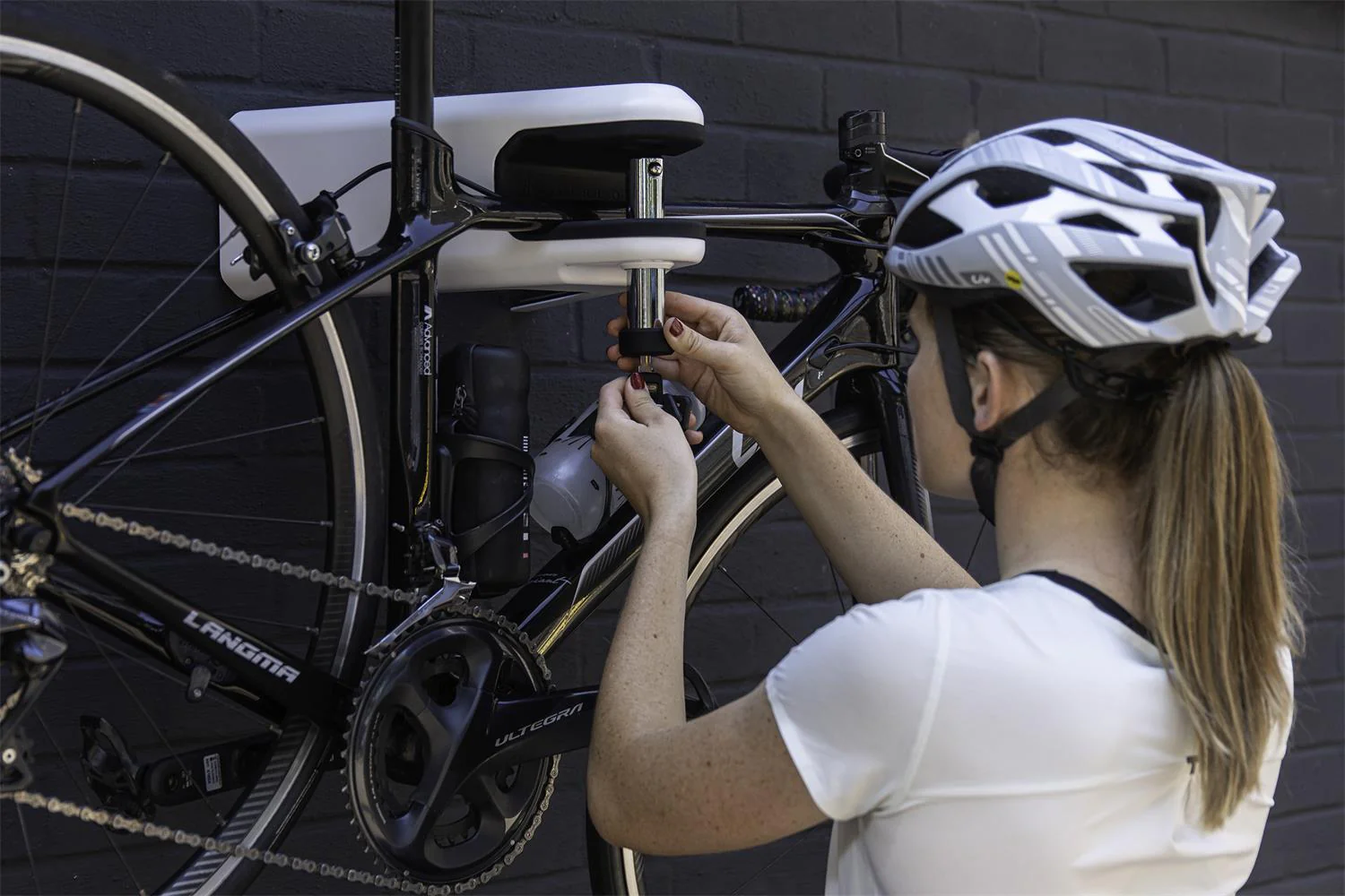 Hiplok Airlok Wall Mounted Lock Hanger 360 Cycles