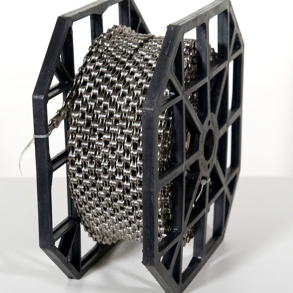 KMC Z8 Grey 50M Reel + 40Cl Chain8 Kmc Z8 Grey 50M + 40 L. Uncut 50 Meter Reel Of Kmc 8 Speed Chain And A Bulk Pack Of 40 Links