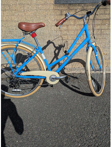  Second Hand Pendleton Somerby Dutch Bike, Blue, 17, Private Sale