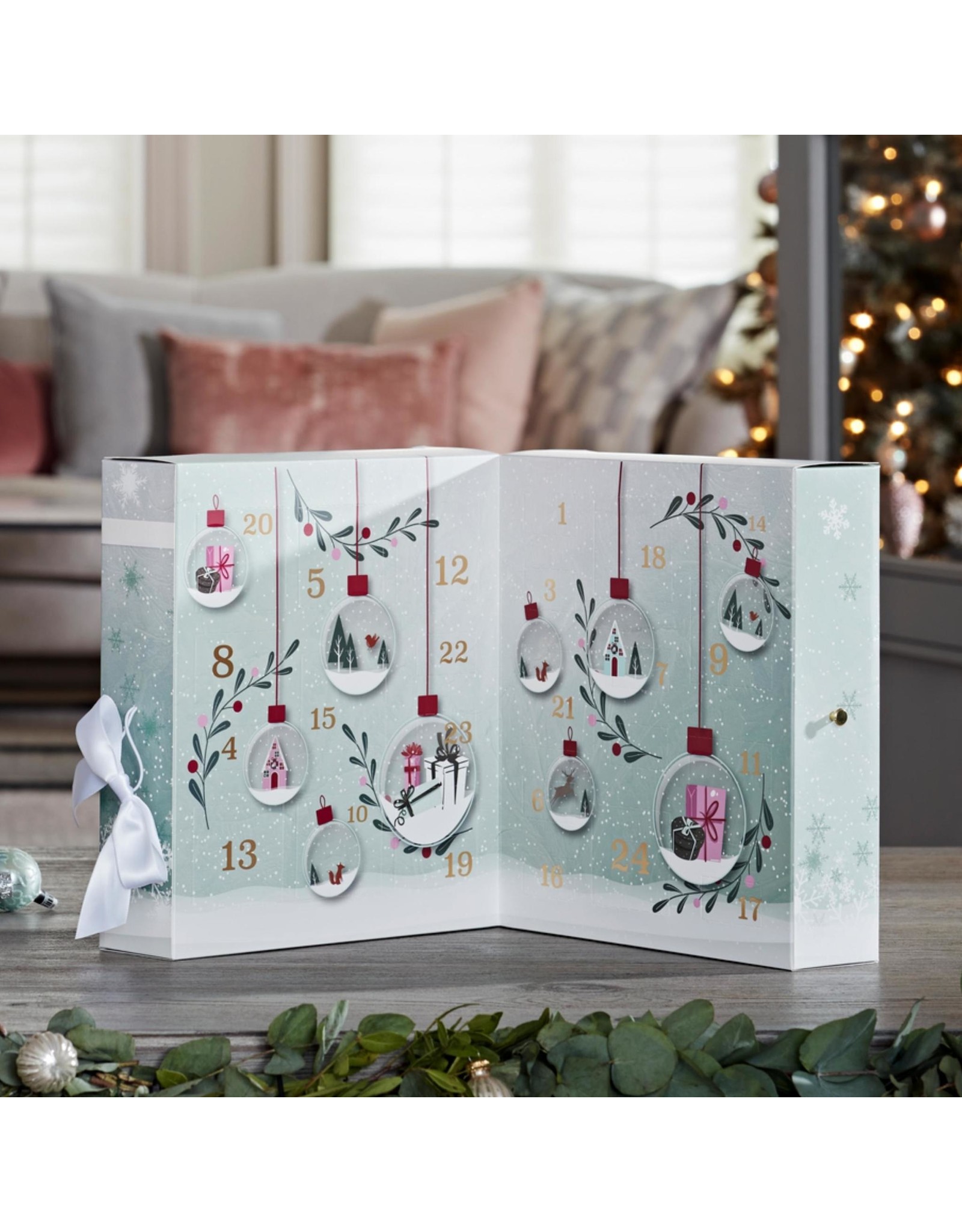 Yankee Candle Snow Globe Wonderland - Advent Calendar Book
