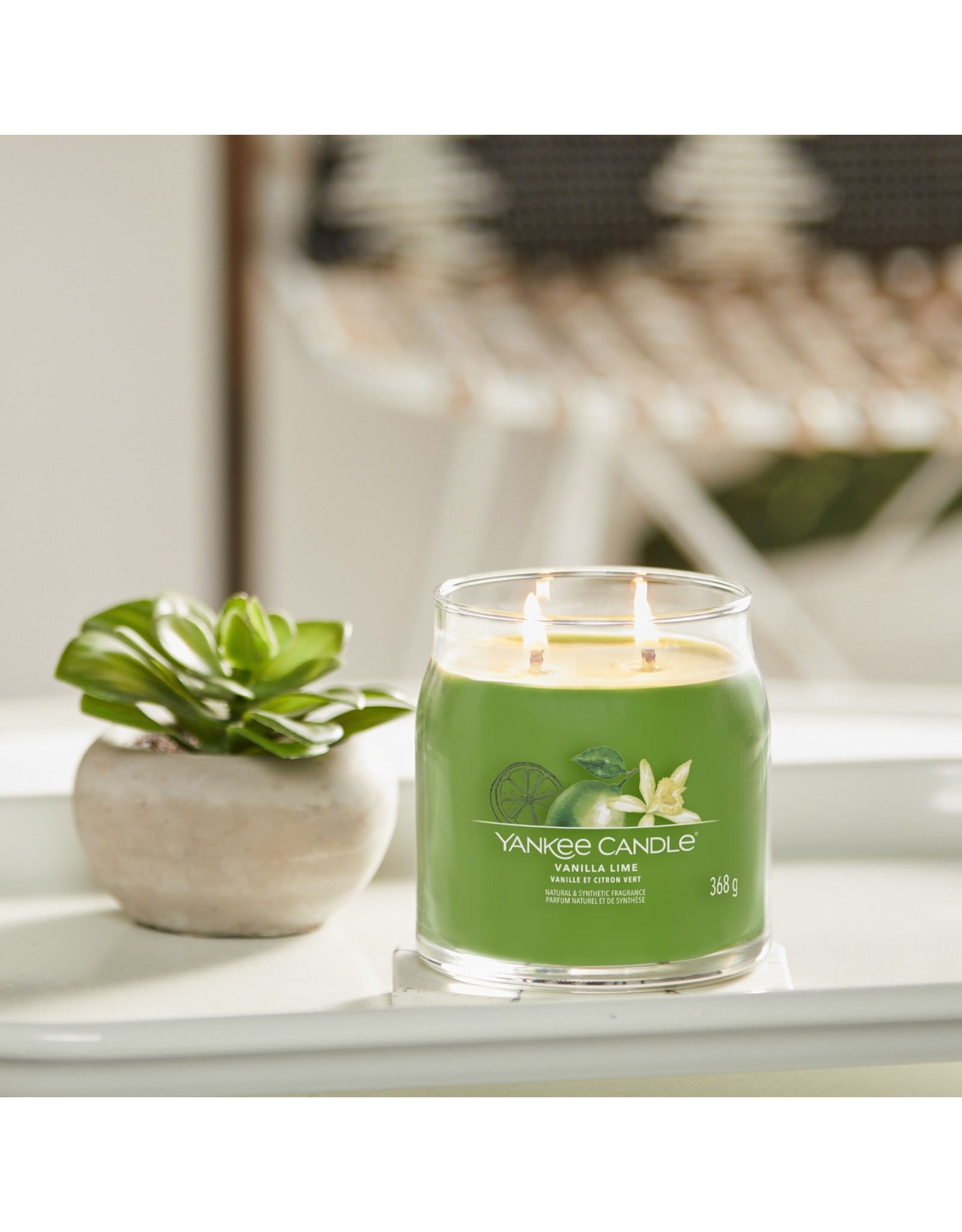 Yankee Candle Vanilla Lime - Signature Medium Jar