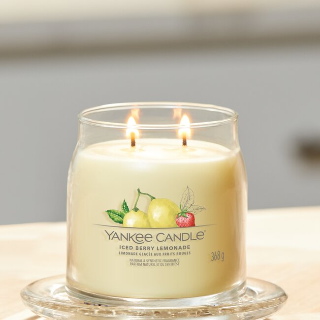 Yankee Candle Iced Berry Lemonade - Signature Medium Jar