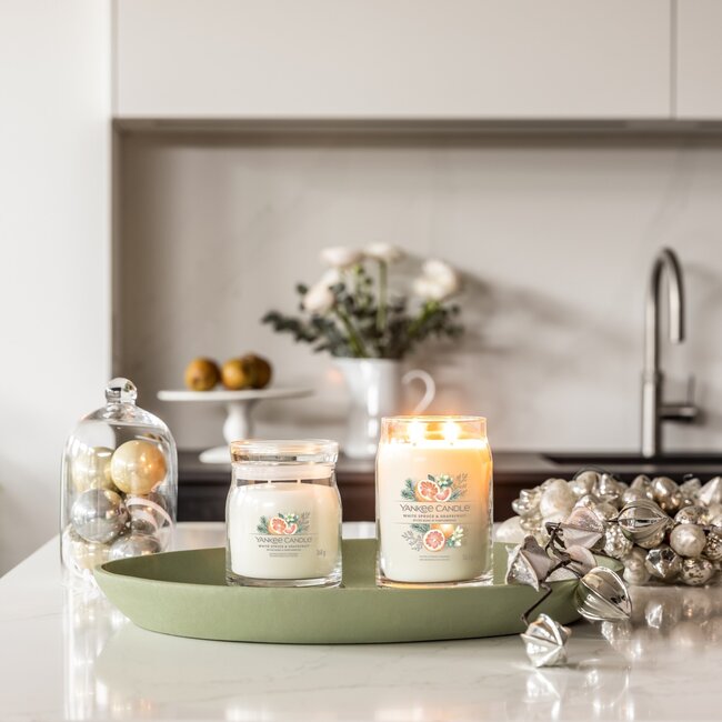 Yankee Candle White Spruce & Grapefruit  - Signature Medium Jar