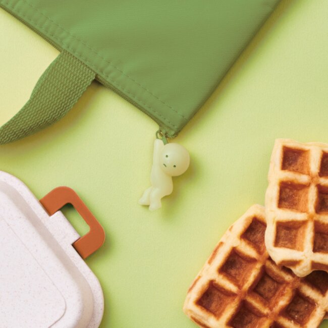 Smiski Zipperbite - Hanging On