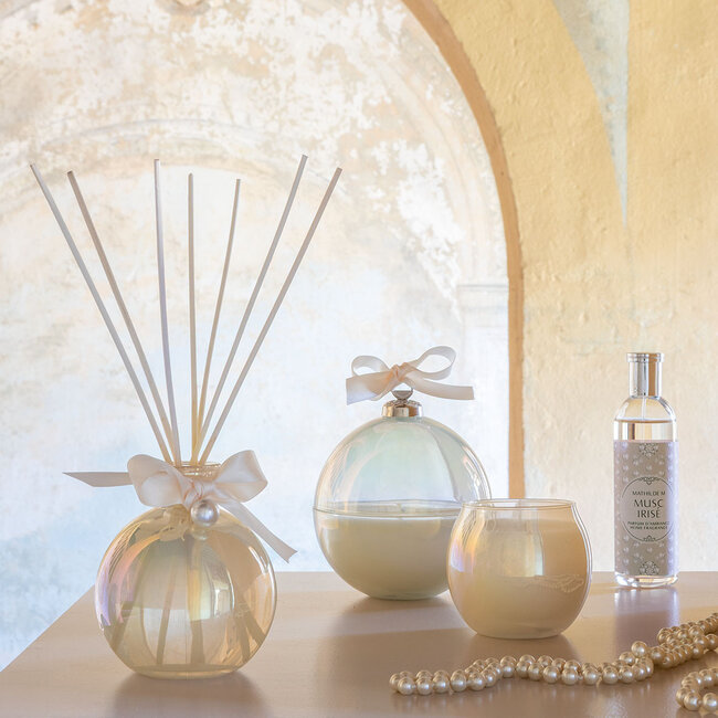 Mathilde M Musc Irisé - Geurkaars 210gr Fête Nacrée