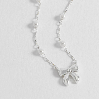 Estella Bartlett Ketting - Bow Pearls - Silver