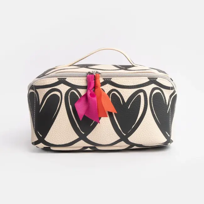 Caroline Gardner Toilettas - Black Hearts